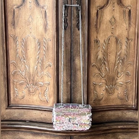 The Children's Place Girl Sliver Flip Sequin Shoulder Party Purse Bag with Chain - Picture 5 of 15